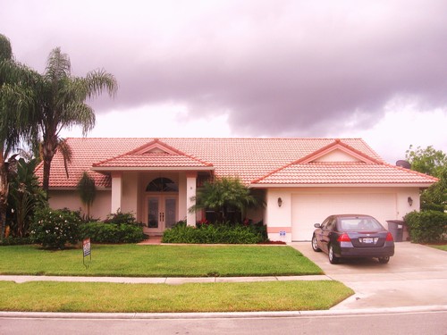 welcome home! this beautiful 4/2 sits on an almost quarter acre lot on the lake.