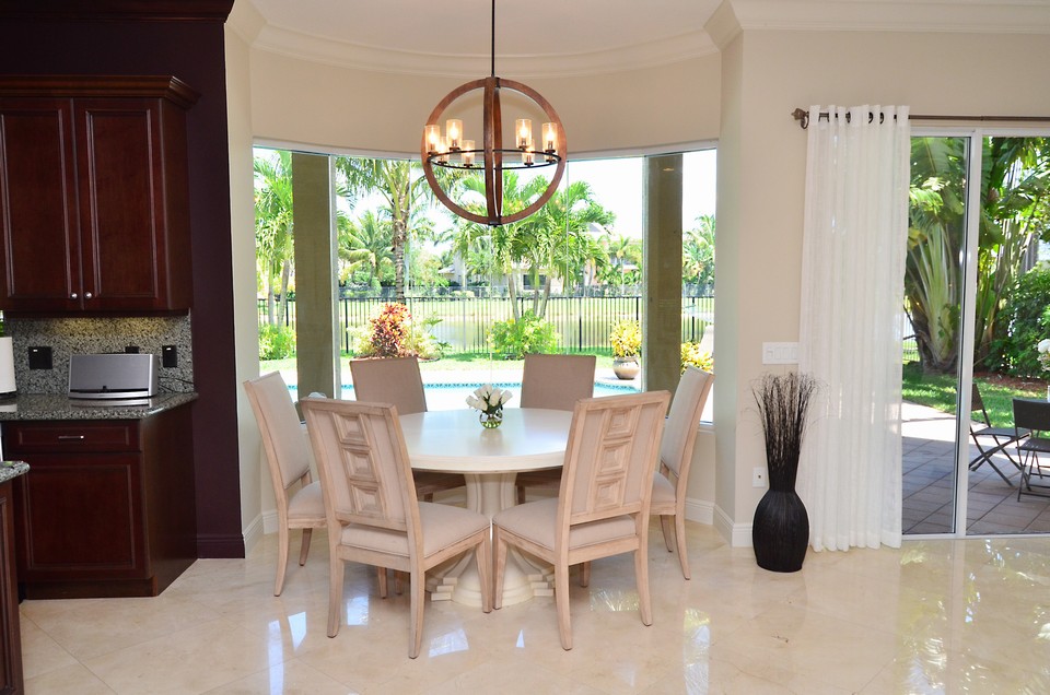 breakfast area enjoy all your meals with views of the pool and lake.