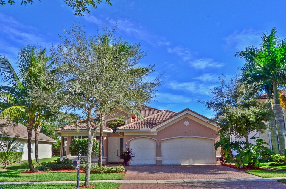 11049 SUNSET RIDGE CIRCLE
