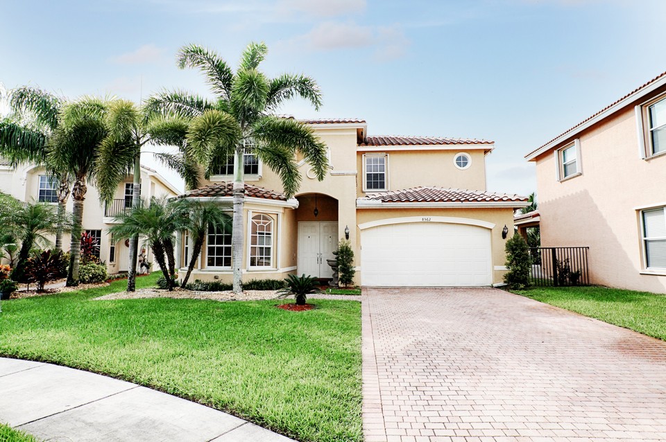 8562 Shallowbrook Cove