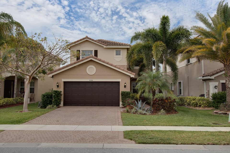 8284 Calabria Lakes Drive