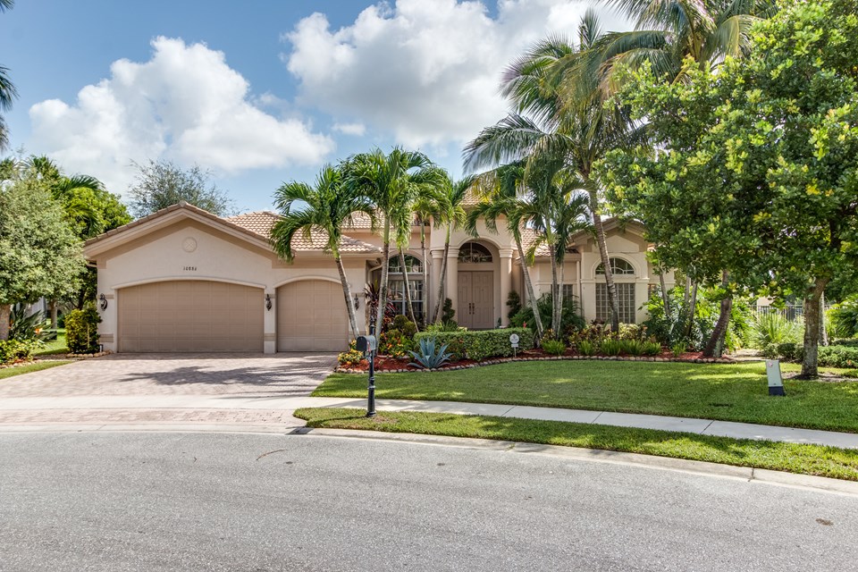 10886 Canyon Bay Lane