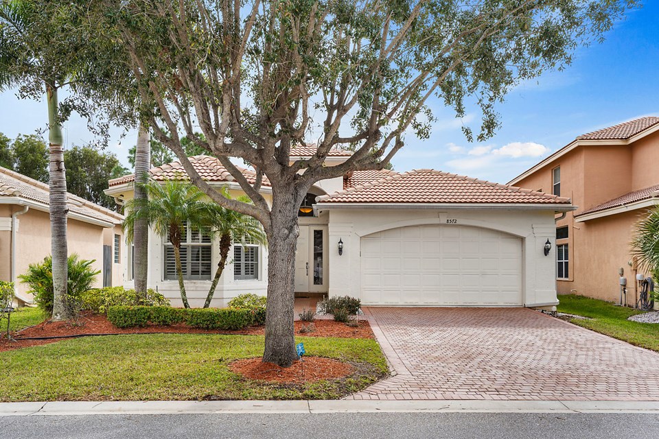 8572 Breezy Oak Way