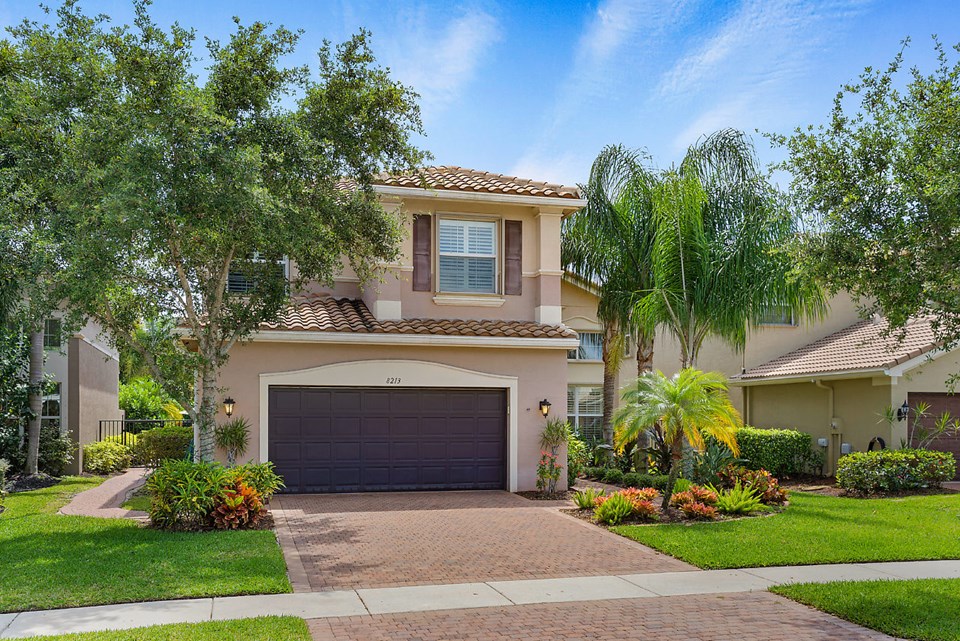8213 Emerald Winds Circle