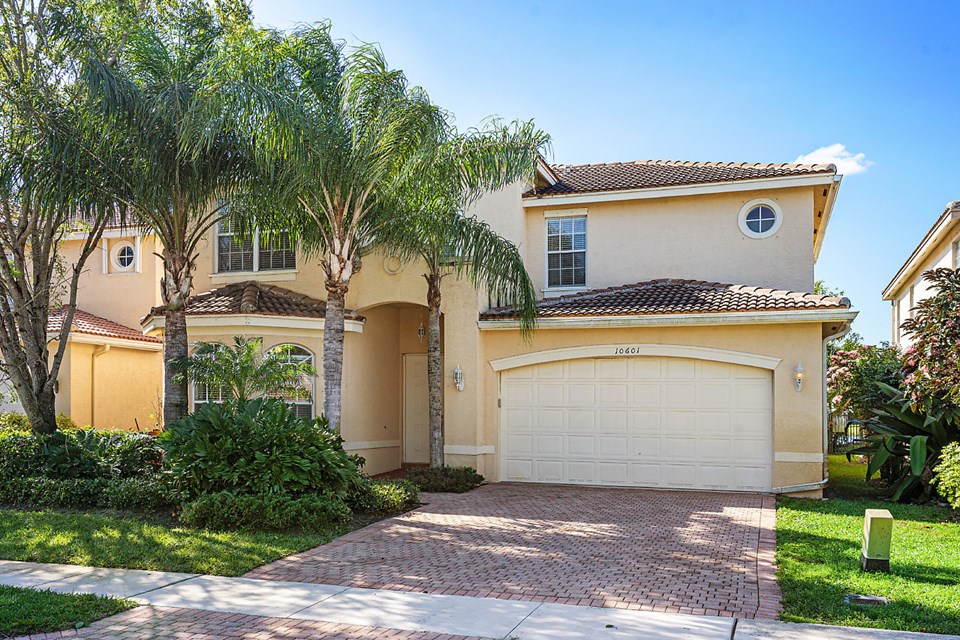 10601 Walnut Valley Drive