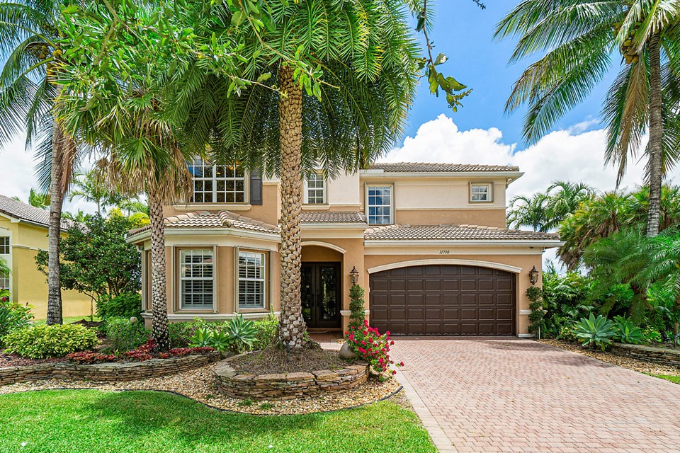 10790 Foxbriar Lake Trail