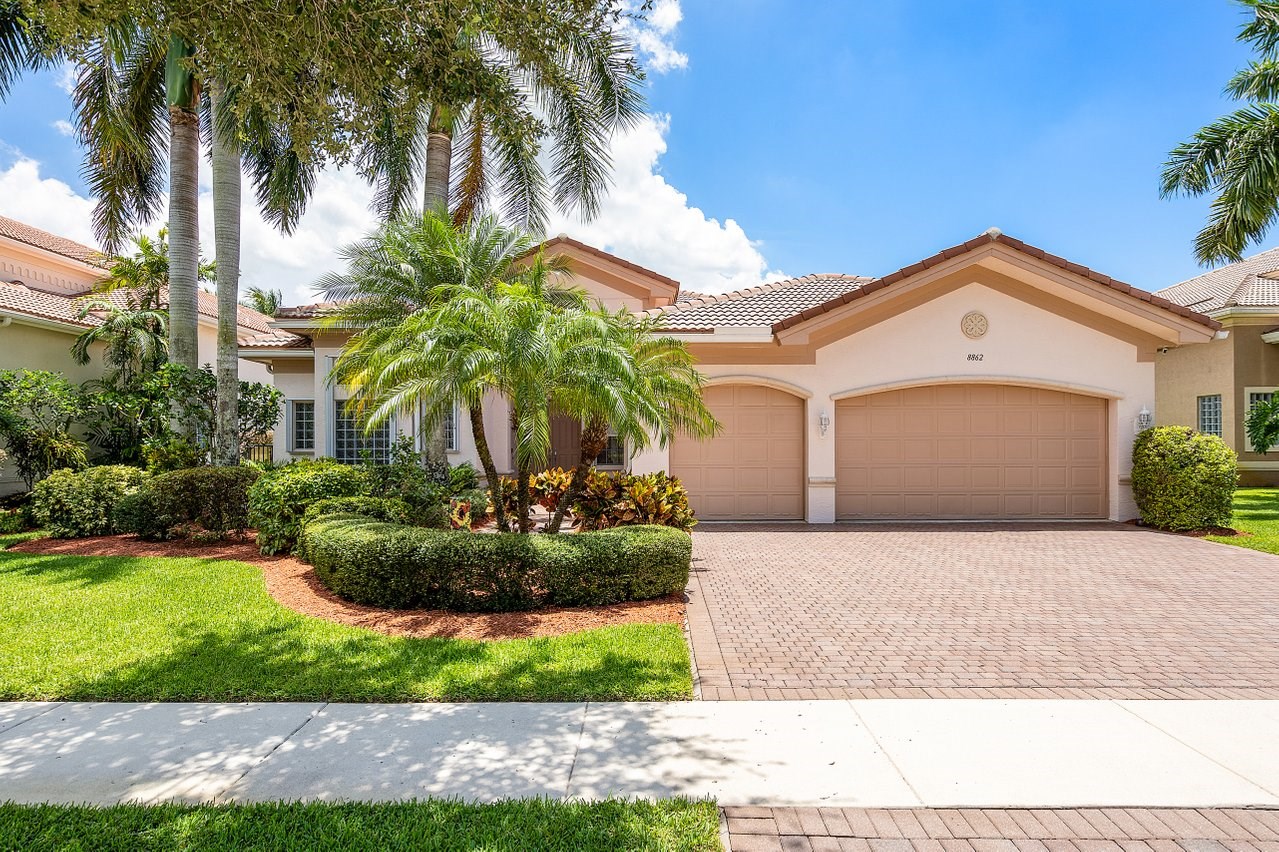 8862 Starhaven Cove
