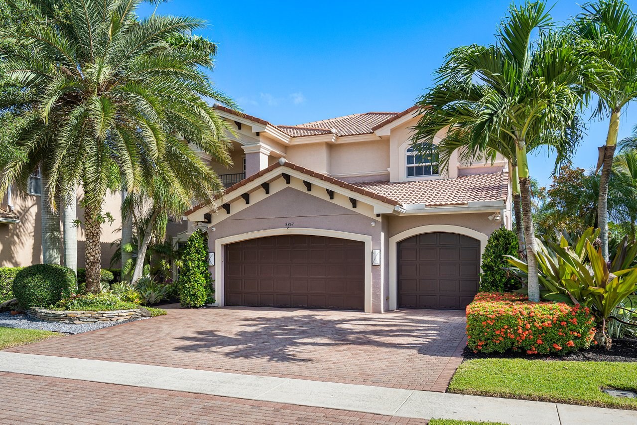 8867 Starhaven Cove