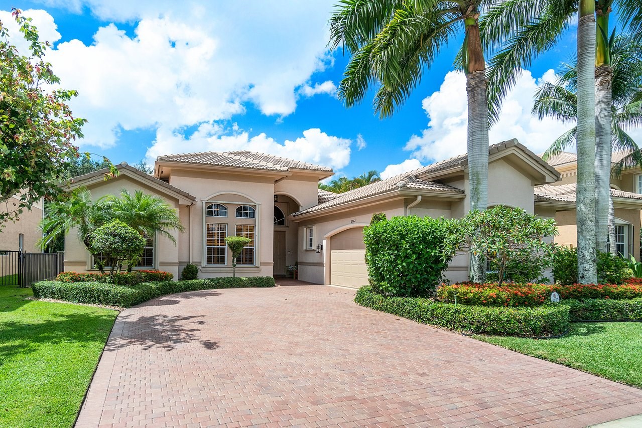 11862 Foxbriar Lake Trail