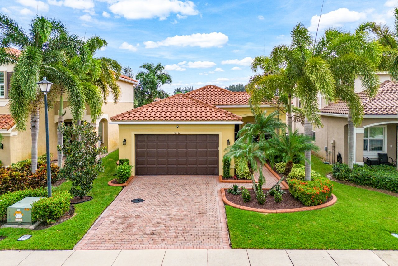 10562 Cape Delabra Court