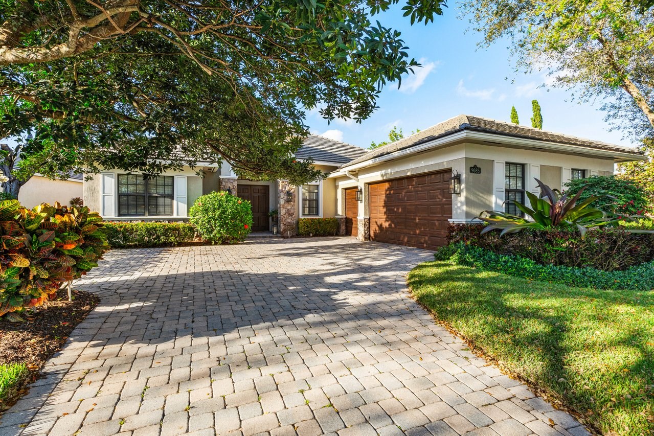 9085 Equus Circle