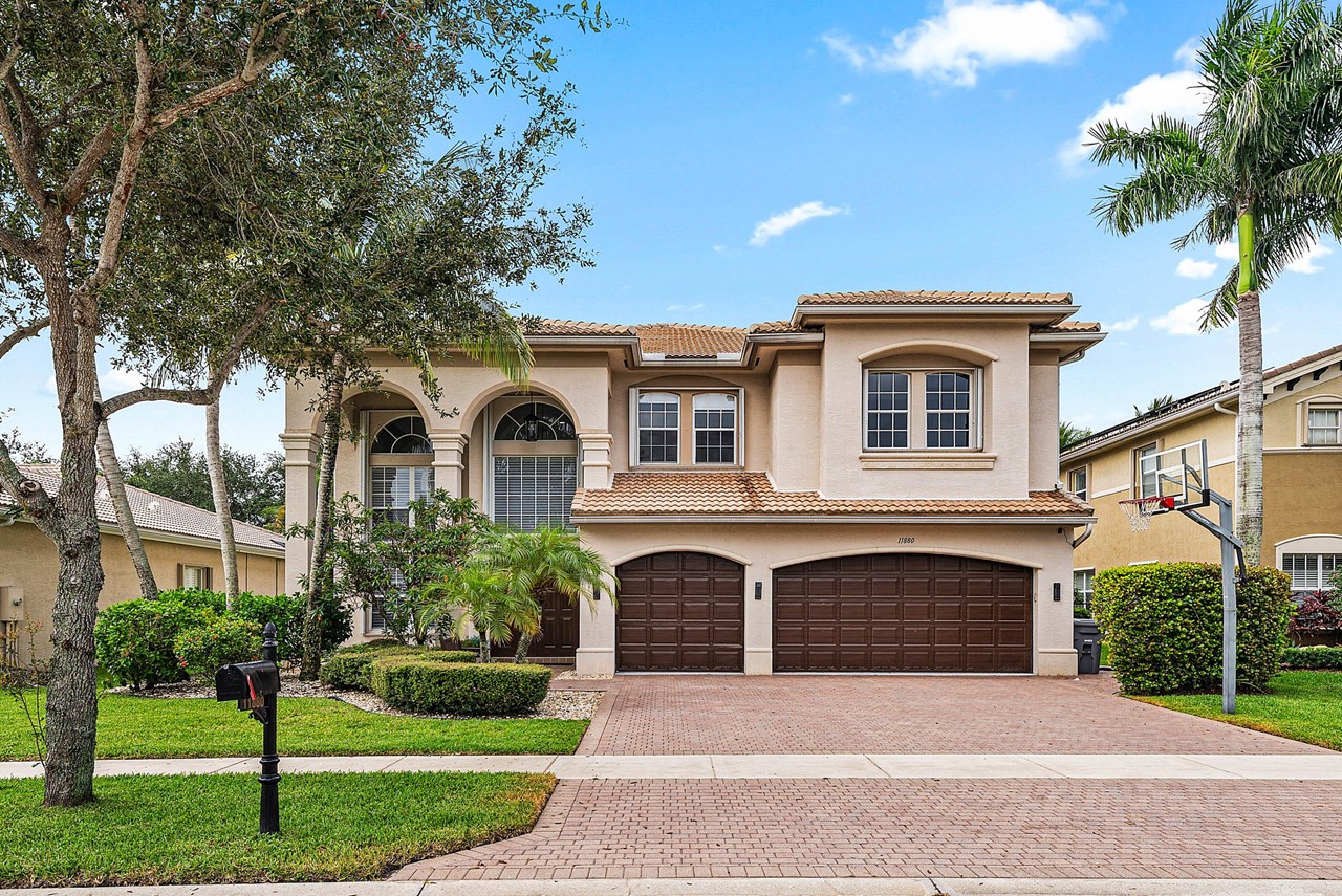 11880 Foxbriar Lake Trail